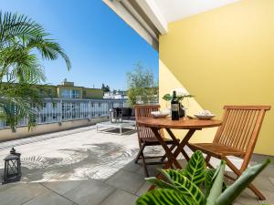 Teak Bistrotisch gross 3